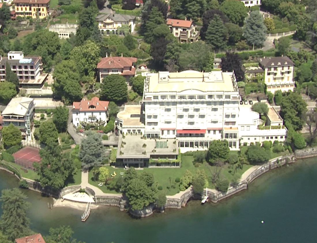 A Verbania le riprese della seconda stagione di The Gentlemen tra il GH Majestic e Piazza Garibaldi