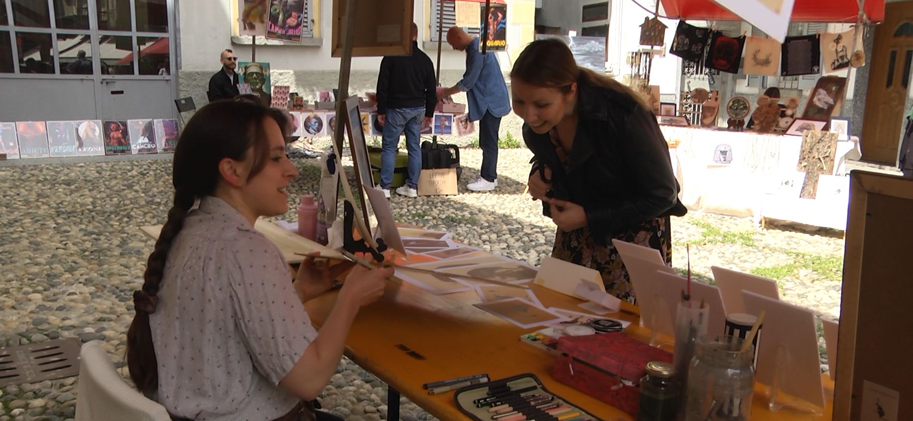 Un sabato all'insegna della mostra mercato d'arte "Plein Air" a Domodossola