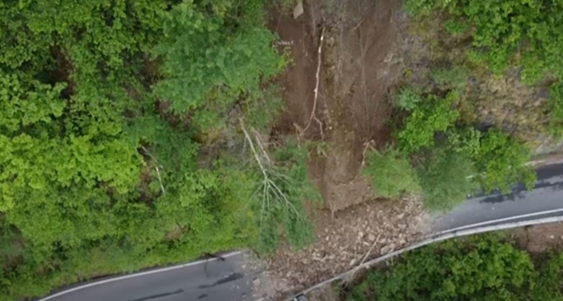 Frana Bognanco : dopo la costruzione del guado sarà posato anche un ponte bailey