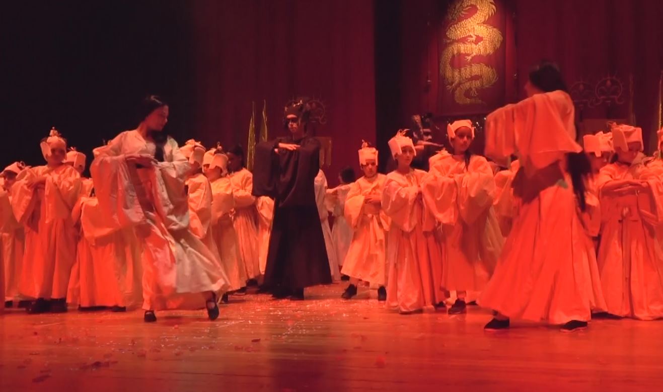 Domani al Maggiore "La principessa di gelo" con la Compagnia Venti Lucenti e i bambini delle scuole primarie