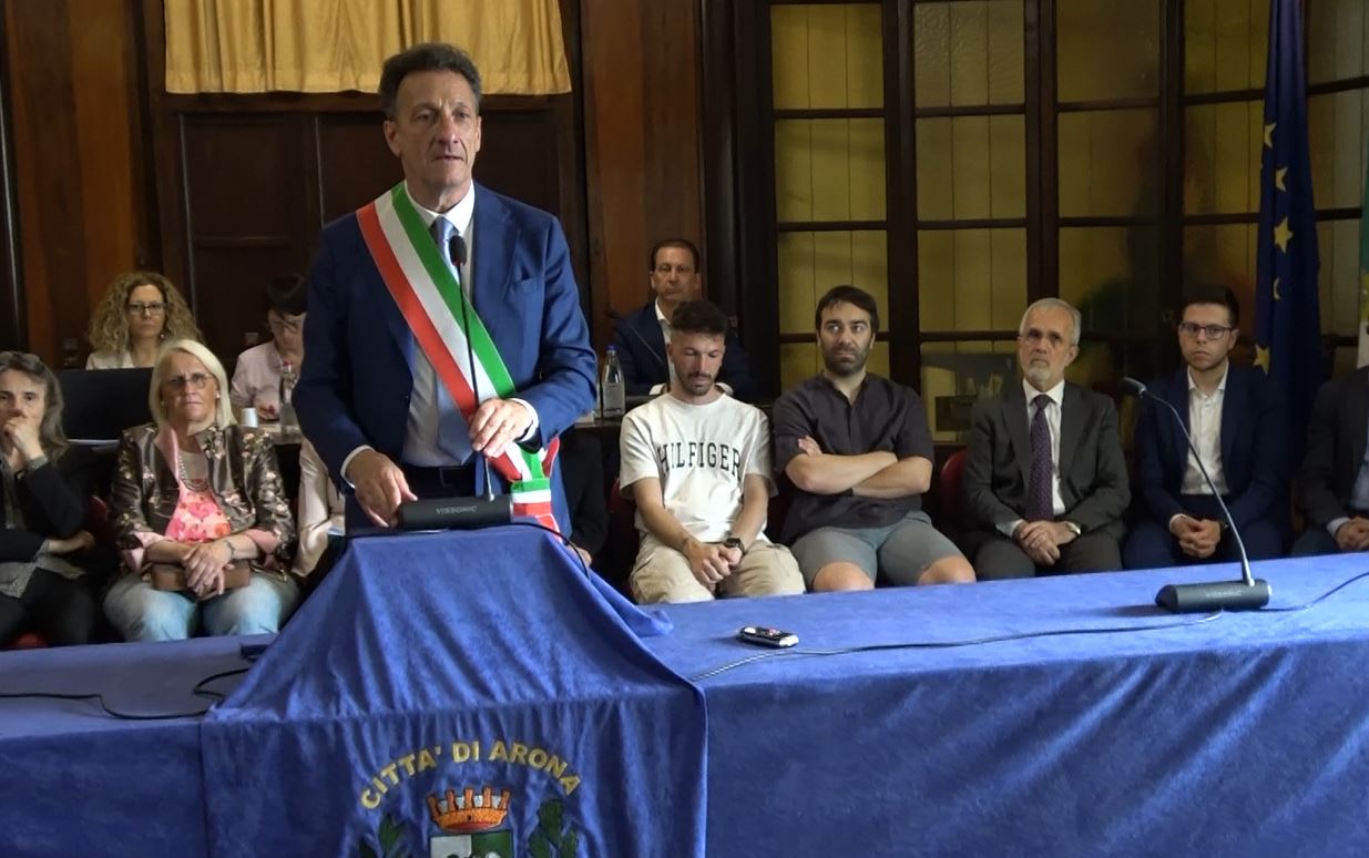 Arona, Gusmeroli si è insediato a Palazzo di città