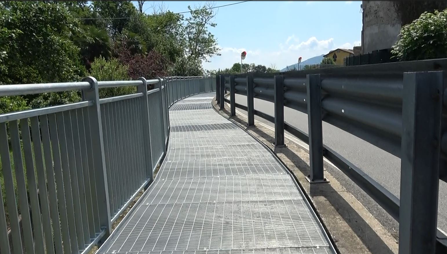 Da questa mattina transitabile la passerella sul rio Pesci a Baveno