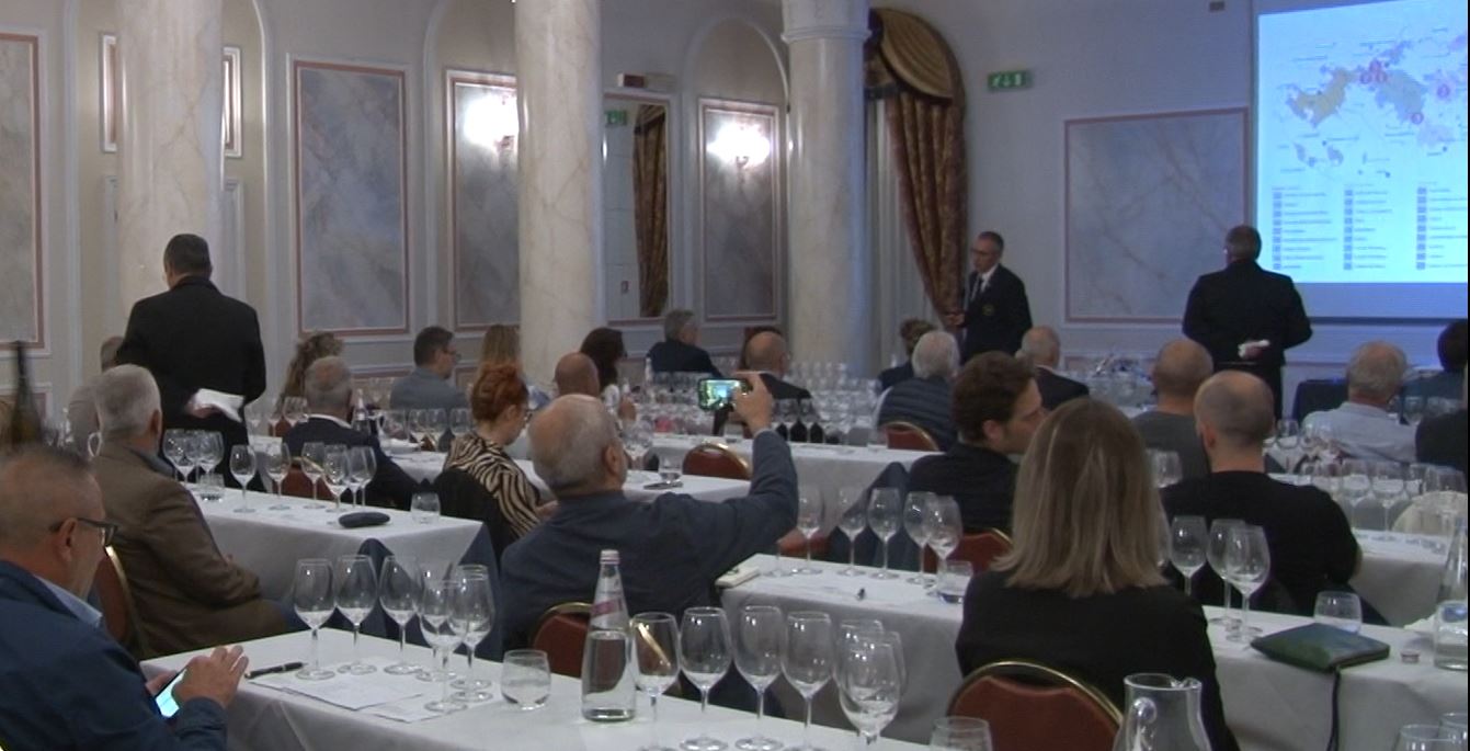 A Stresa con Ais Verbania serata dedicata allo Chenin Blanc, specchio e anima della Loira, con Andrea Dani
