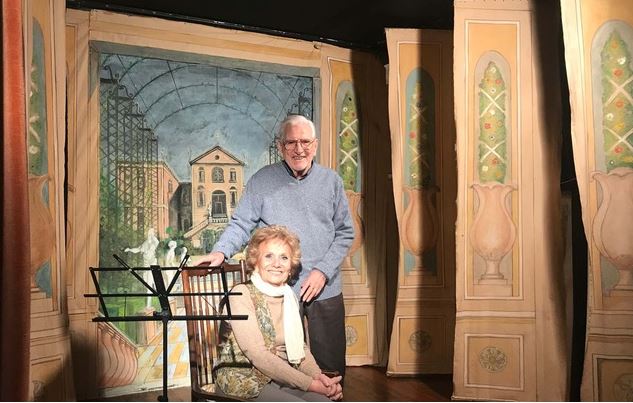 In biblioteca a Verbania la presentazione del libro "Al di là del sipario" di Luisella Sala, venerdì alle 18