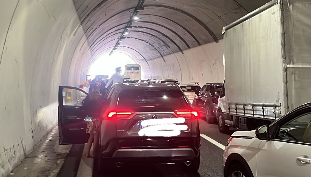 Incidente in A26 tra Meina e Carpugnino in direzione Nord