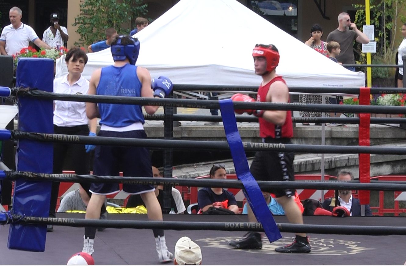 La boxe torna sul Lago d'Orta: un successo nonostante il maltempo l'Omegna Boxing Day