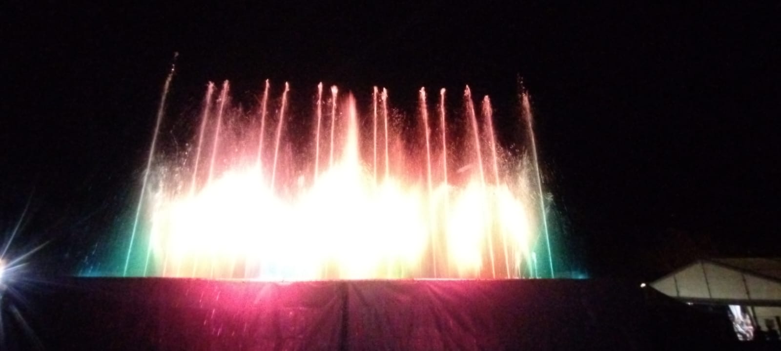 Sagra Patata Montecrestese, stasera il gran finale con Omar Codazzi. Sabato le fontane luminose