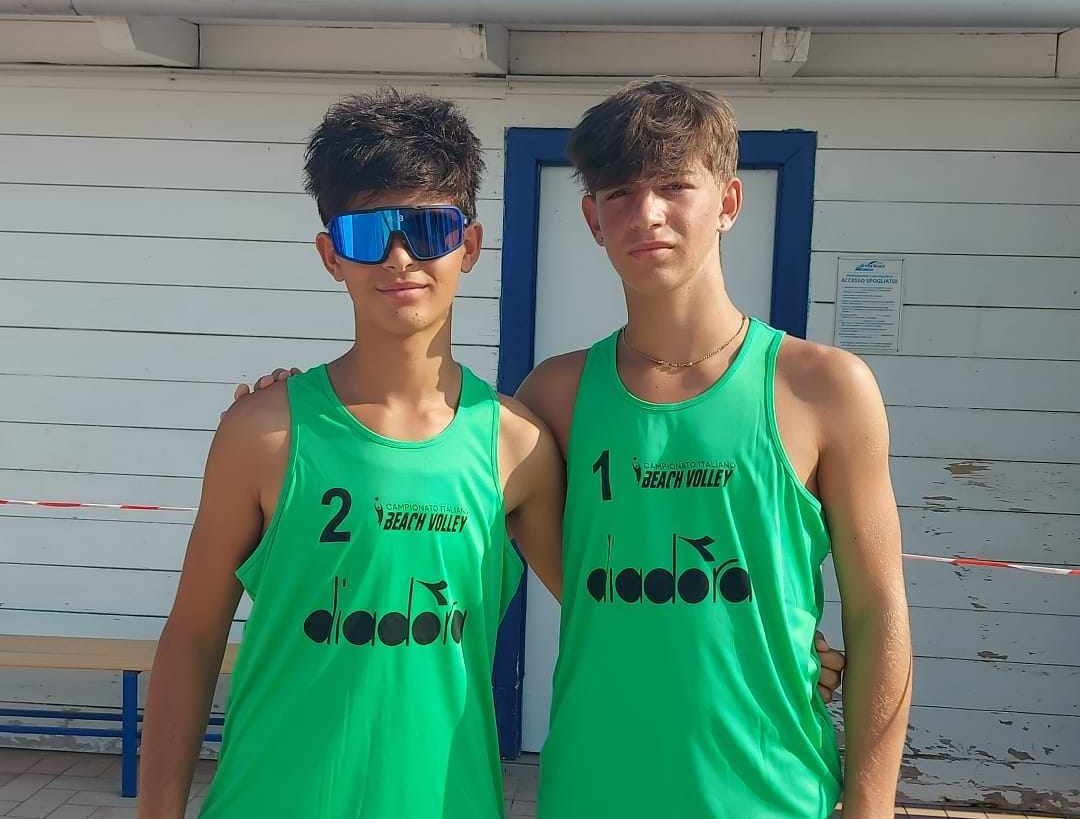 Alessandro Paolino e Luca Comoli fino ai quarti dei tricolori giovanili di beachvolley