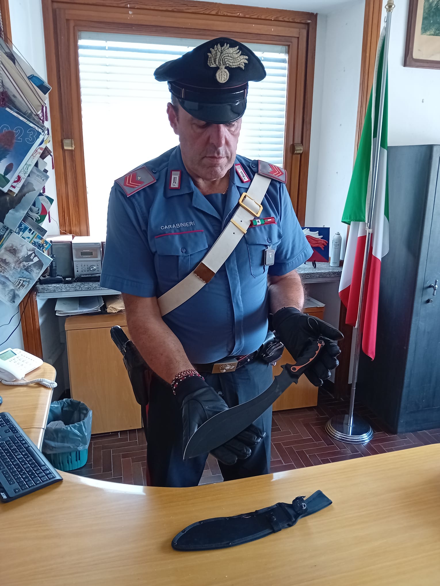 Minorenne denunciato dai Carabinieri perché aveva un machete di 40 centimetri