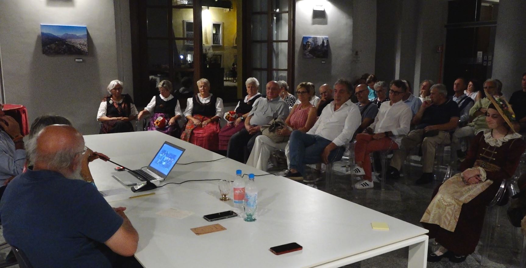 Emigrazione vigezzina, se n'è parlato con Enrico Rizzi. Lunedì alle 18 a Domodossola arrivano gli spazzacamini