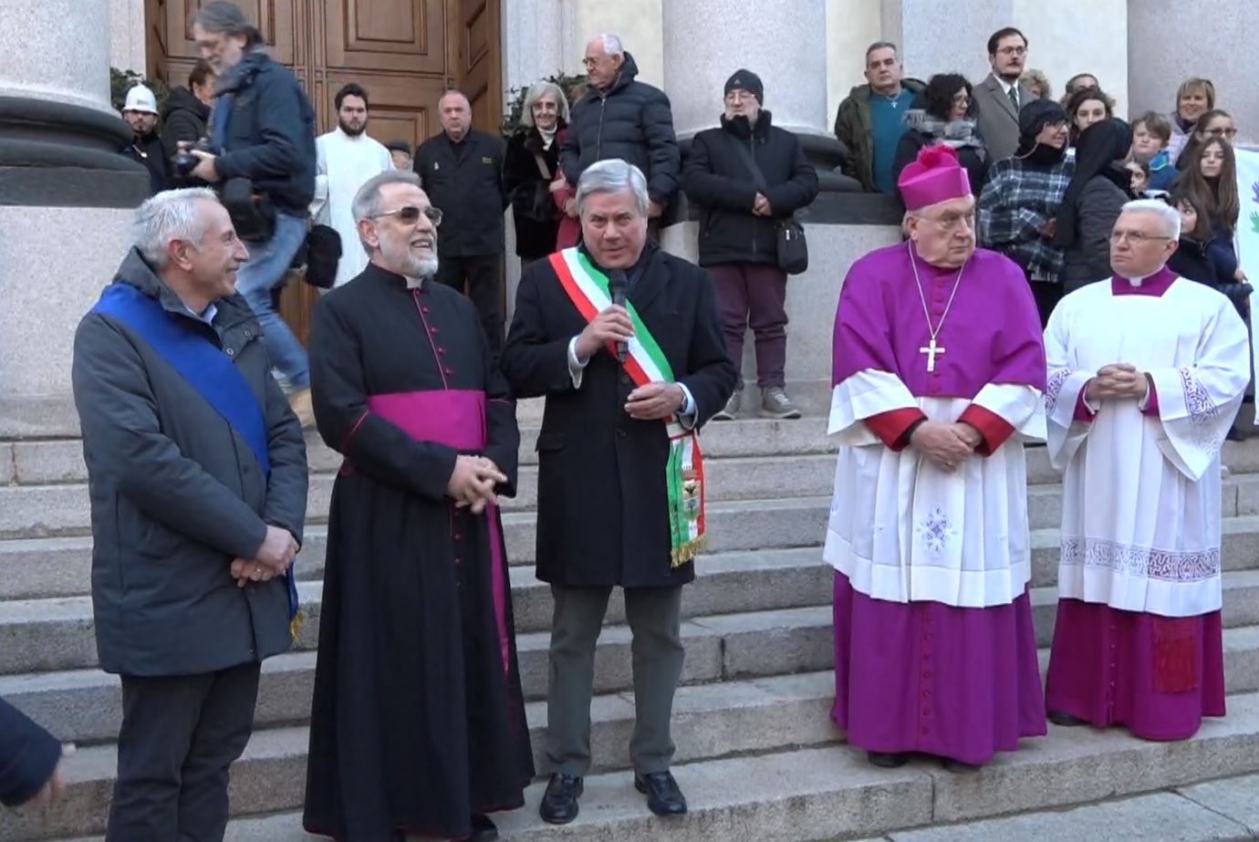 Festa per l'ingresso del nuovo parroco di San Vittore don Fausto Cossalter