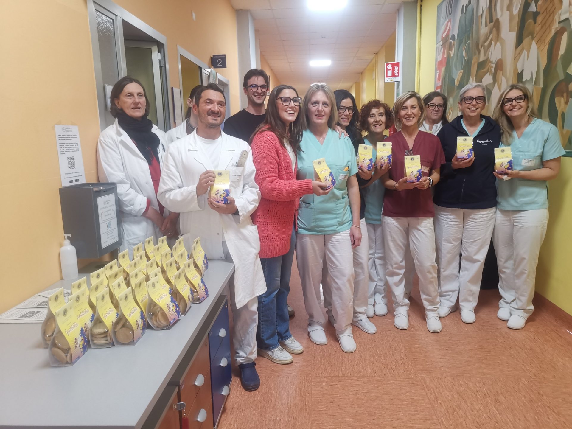Donazione del Leo Club Cusio Ossola alla Riabilitazione dell'ospedale di Domodossola. Ne parliamo anche a Vivere in Salute