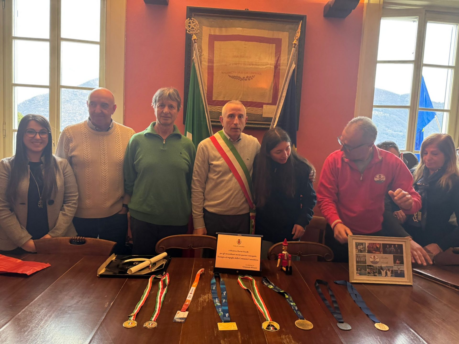 Cannobio ha reso omaggio alla giovane campionessa di canottaggio Beatrice Ravini Perelli