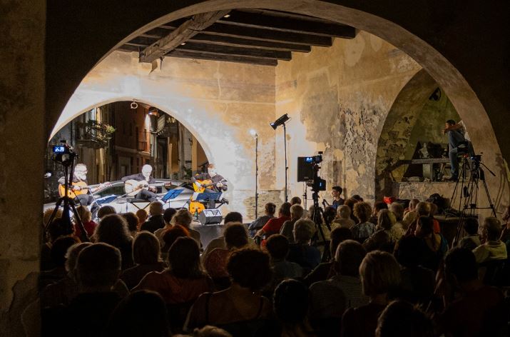 Domenica due concerti su Vco Azzurra Tv, alle 16.45 con il Centro Aiuti per l'Etiopia e alle 21 con Ossola Guitar Festival