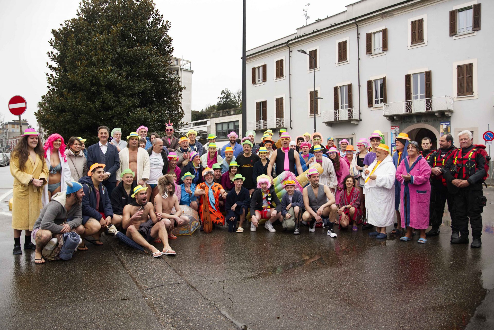 Più di sessanta temerari hanno preso parte al Cimento di Arona