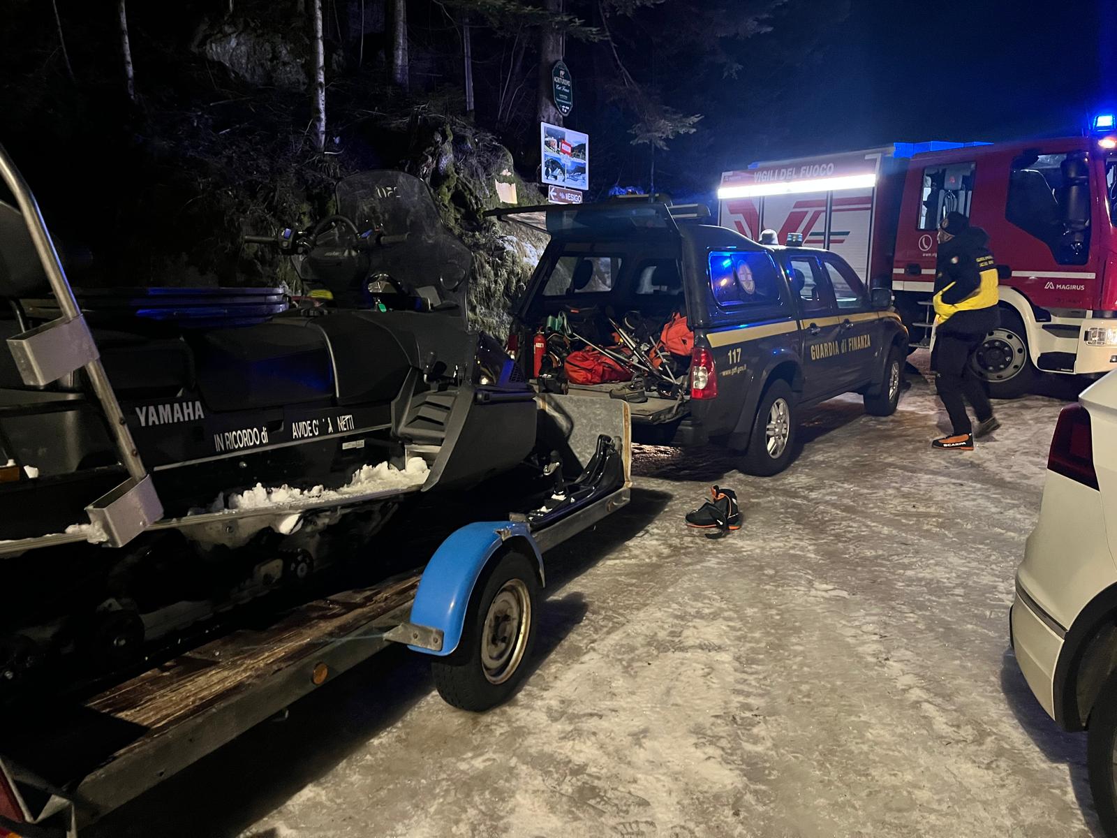 Recuperati nella notte sei sci alpinisti in valle Bondolero. Uno infortunato