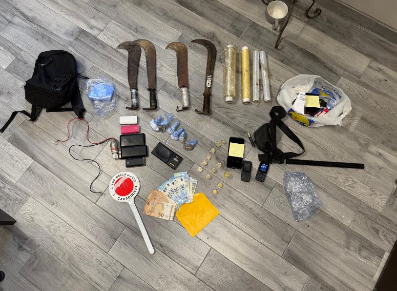 Spaccio nei boschi: cinque arresti dei Carabinieri in pochi giorni a Borgomanero e Meina