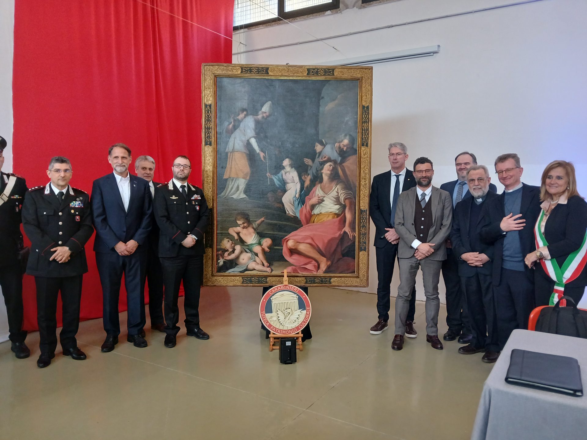 Ritrovata in Germania e restituita dopo 16 anni la pala d'altare della Presentazione di Maria al Tempio rubata a Stresa