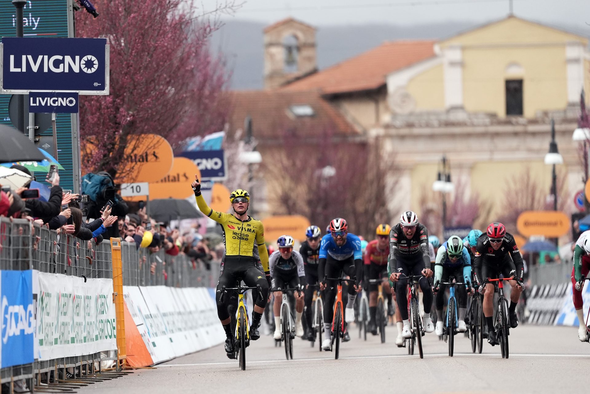 Filippo Ganna si conferma leader alla Tirreno Adriatico