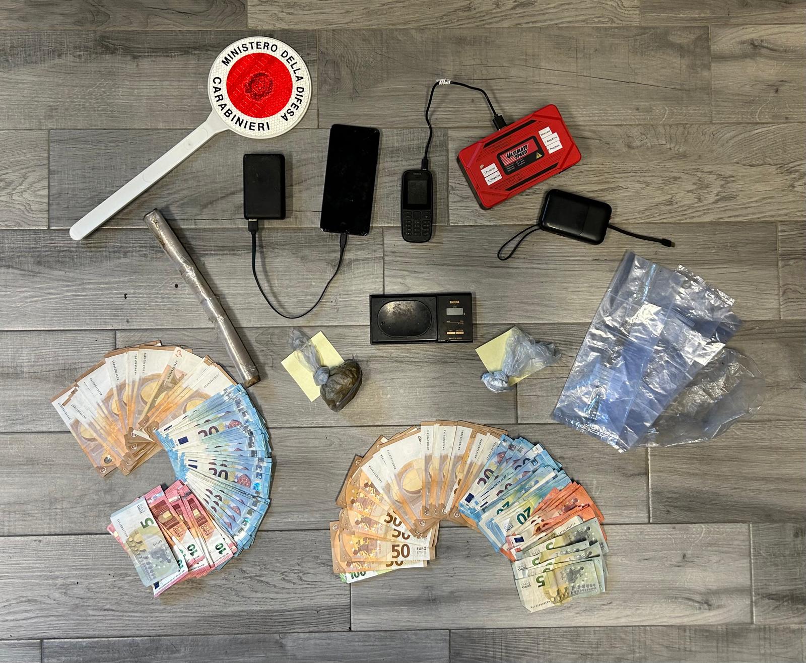 Spacciatore arrestato nei boschi di Arona dai Carabinieri