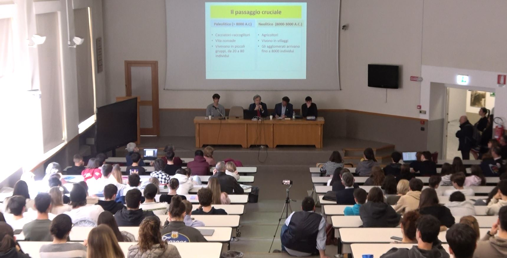 Il professor Roberto Burioni ospite dell'istituto Cobianchi a Verbania