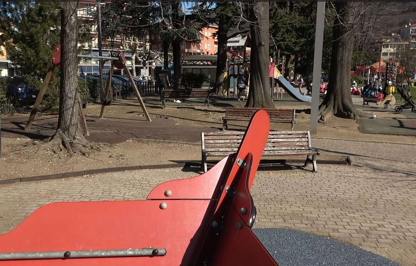 Minoranza Omegna : "Poca manutenzione al parco giochi"