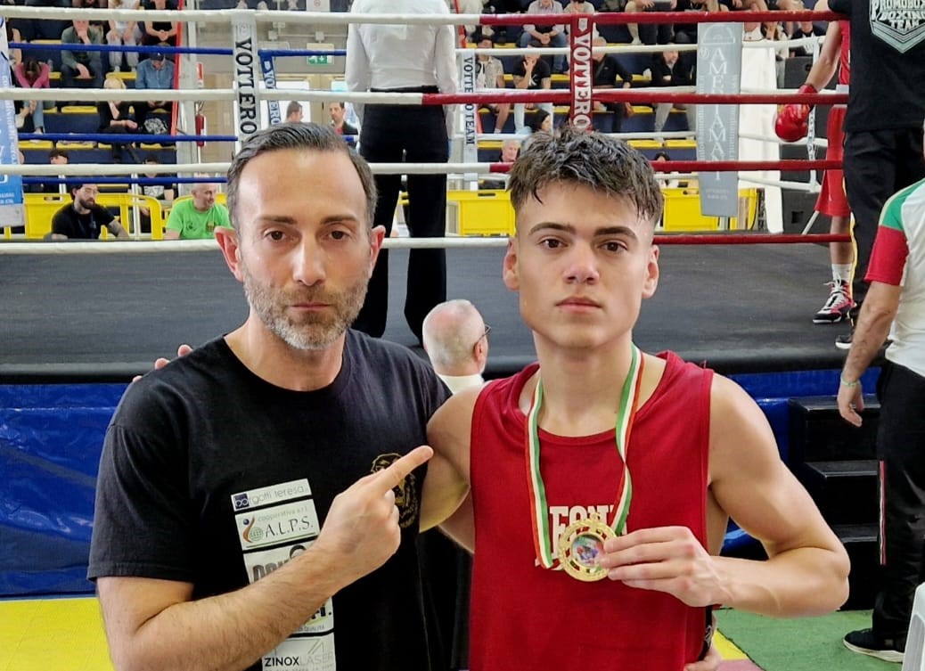 Adrian Stoian (Boxe Verbania) è campione regionale U-17 54 kg