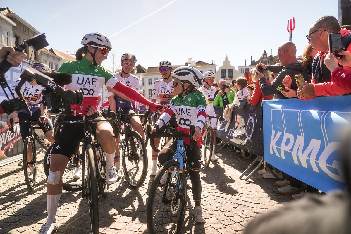 Longo Borghini dimessa dall’ospedale: una settimana di riposo e poi graduale rientro ad allenamenti e gare