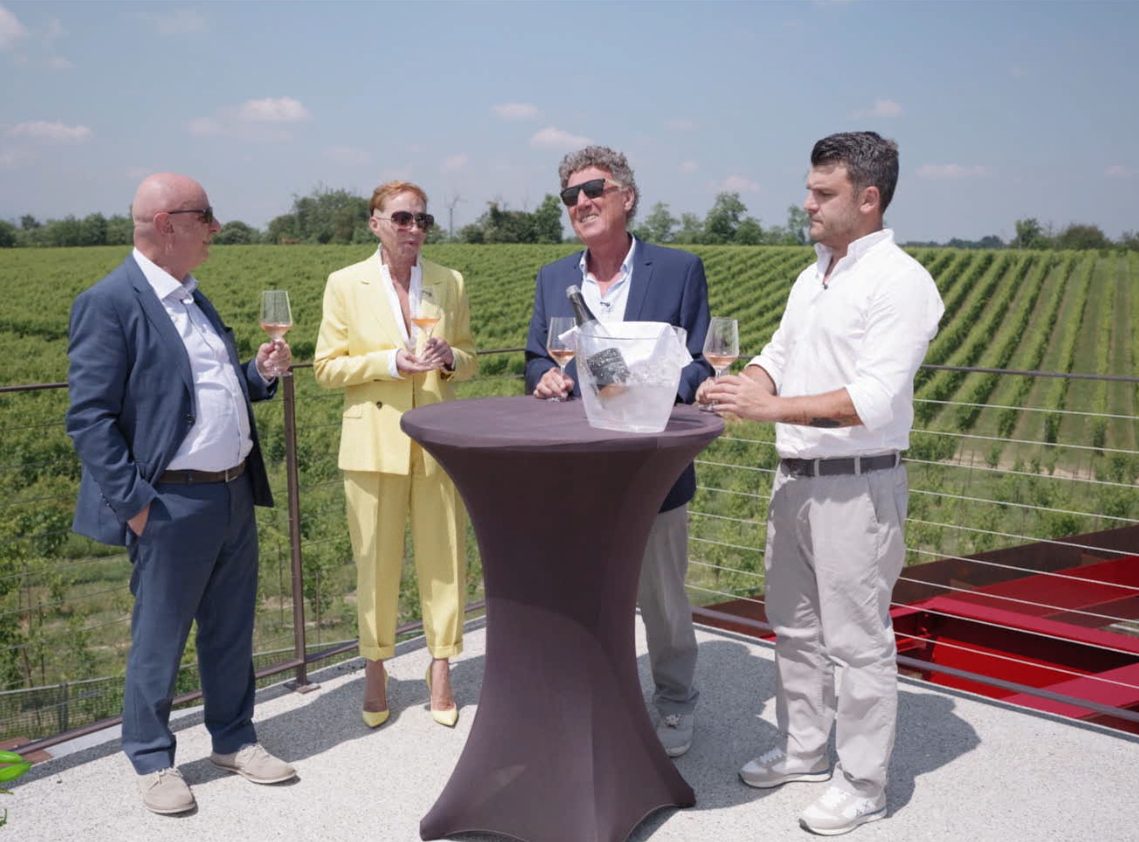 Il nebbiolo e il vespolina dell'azienda vinicola La Piemontina protagonisti a Metti una sera a cena