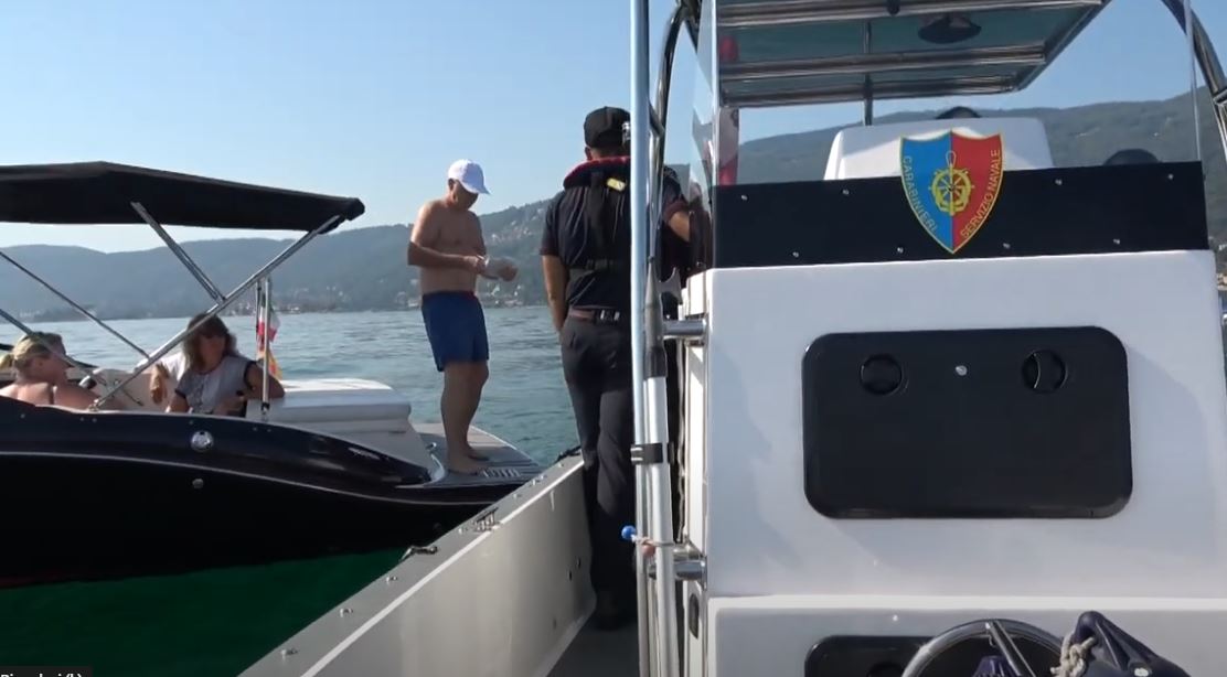 Controlli dei Carabinieri sul lago Maggiore e anche sulle spiagge