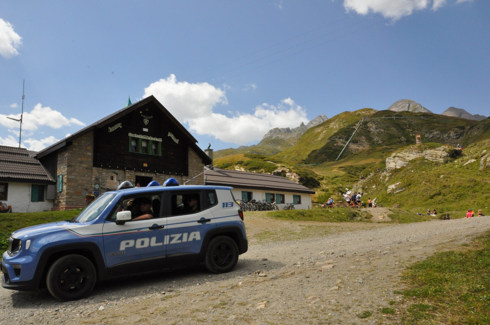 Controlli della Polizia di Frontiera di Domodossola al Passo San Giacomo in Val Formazza