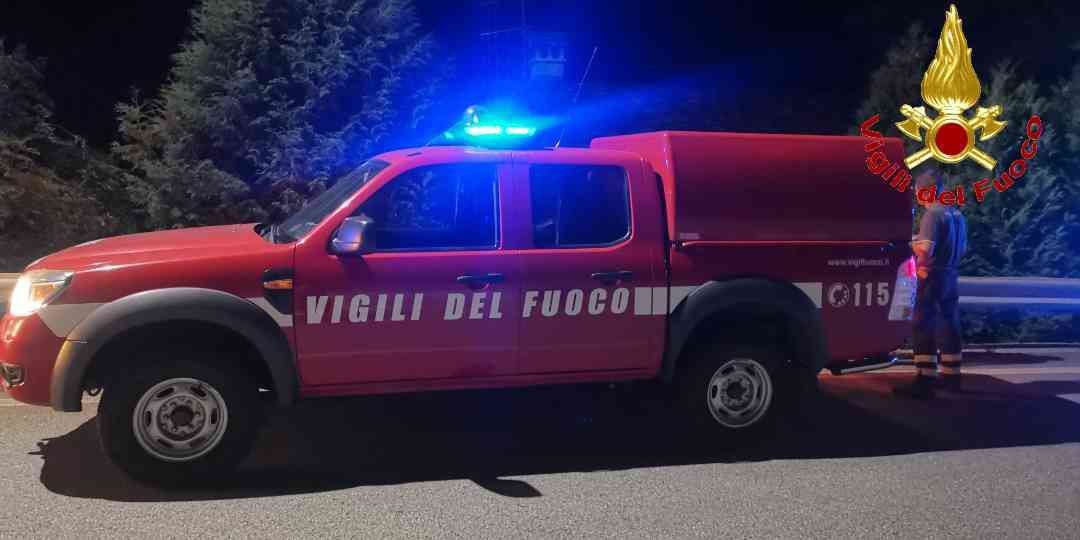 Sviene lungo il sentiero per crisi ipoglicemica, escursionista recuperato dai Vigili del fuoco in Val Segnara