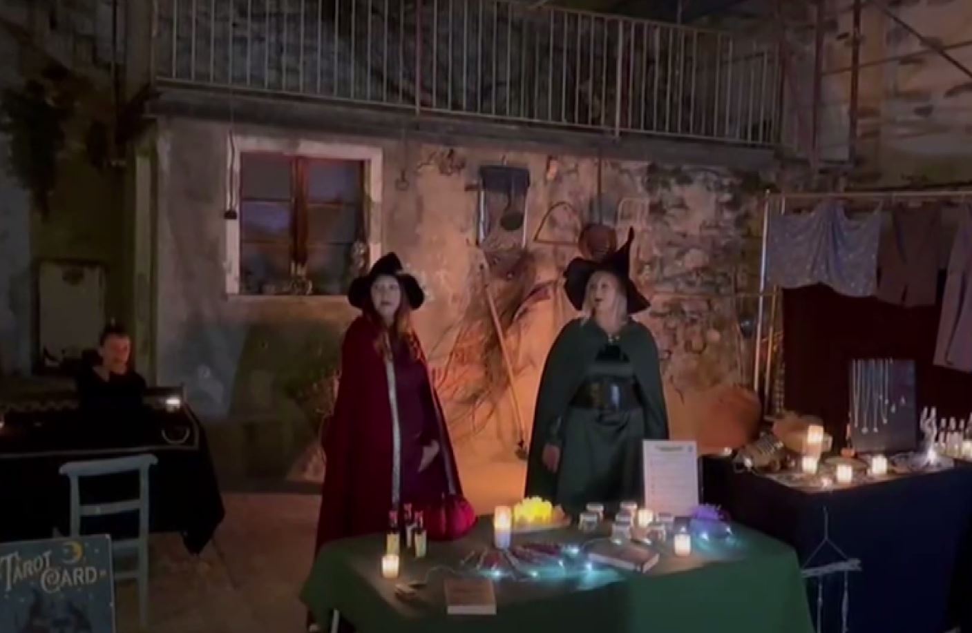 Successo di visitatori a Craveggia per "A spasso con le streghe"