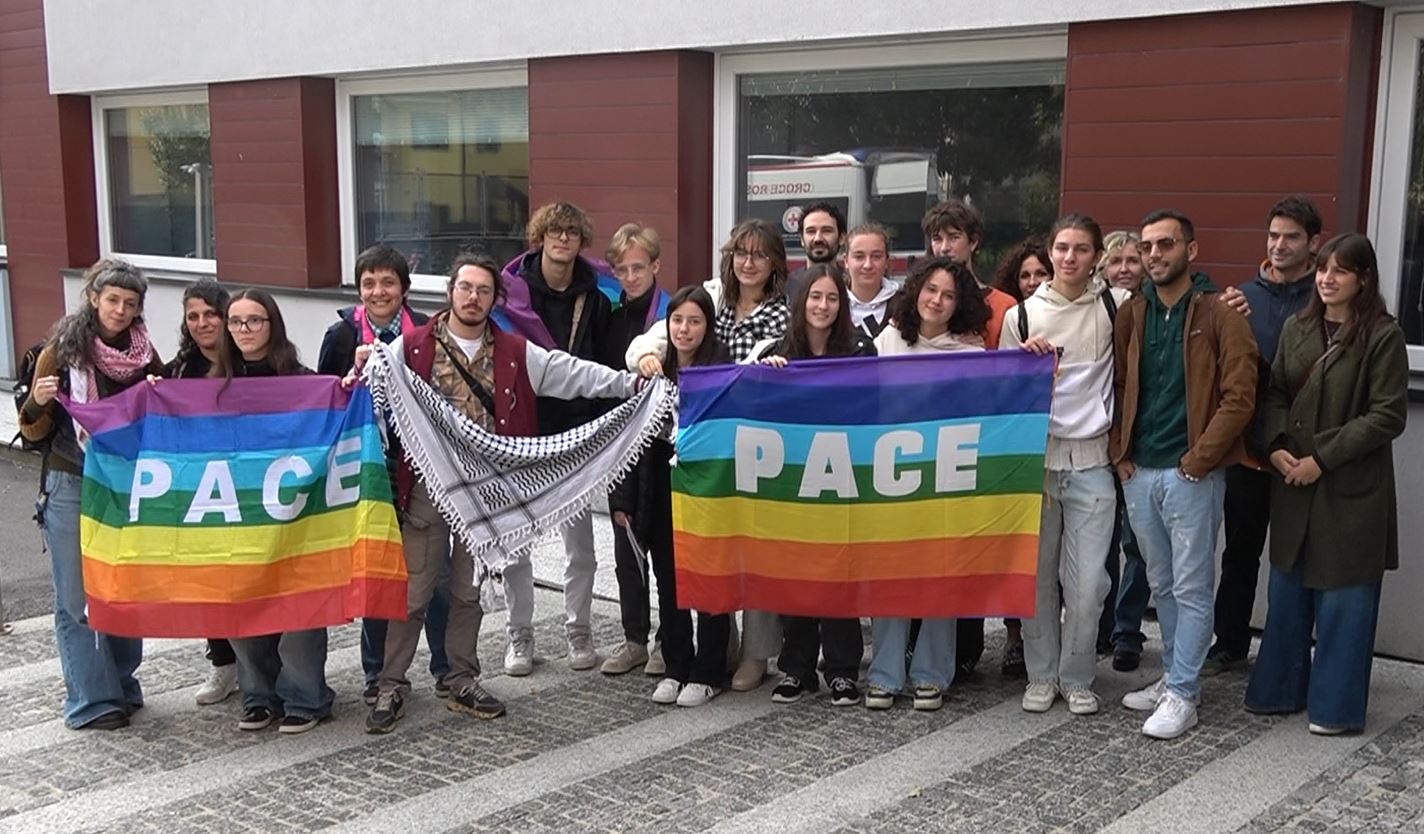 Studenti Pro Pal in piazza per chiedere lo stop della guerra