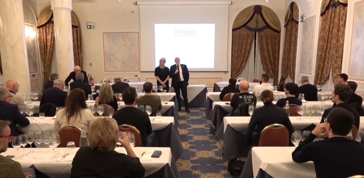 A Stresa tutto esaurito per "La Toscana al femminile" con Monica Raspi ospite di Ais Verbania