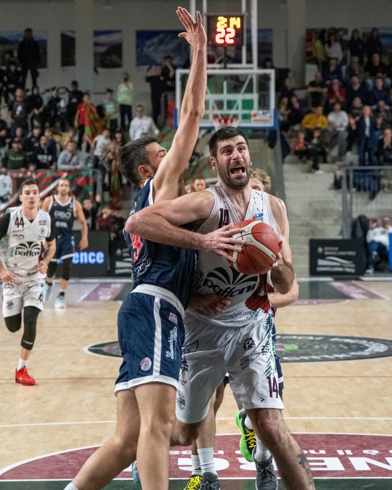 Paffoni, notte da Oscar. Pandemonio al Pala Cipir