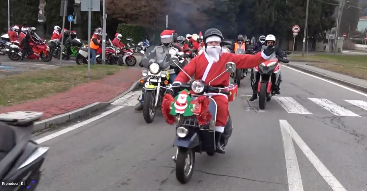 Babbi Natale del Motoclub Verbania 2.0  hanno portato i regali per i piccoli della pediatria