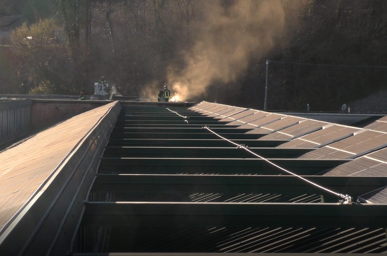 Incendio alla rubinetteria Giacomini di San Maurizio d'Opaglio