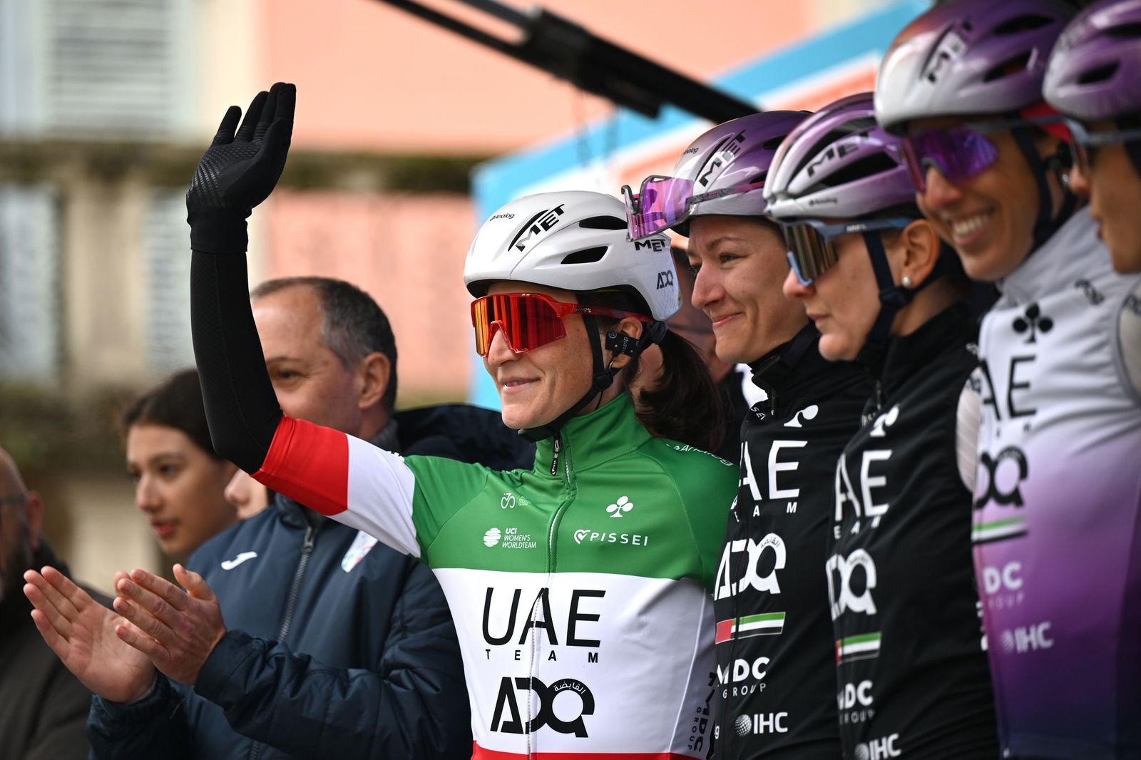 Trofeo Binda: una marcatissima Longo Borghini libera la compagna Swinkels che vince a Cittiglio