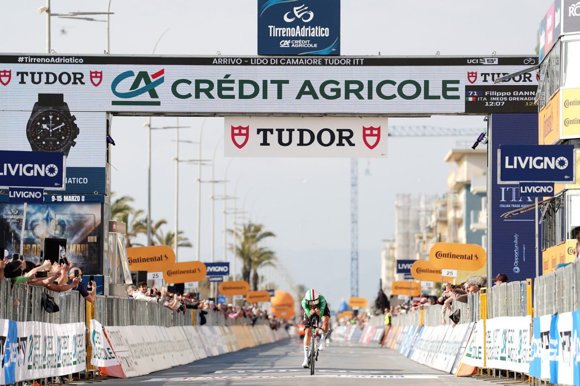 Filippo Ganna vola e domina la crono iniziale della Tirreno Adriatico