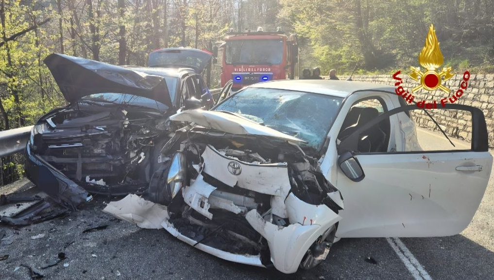 E' di quattro feriti il bilancio dell'incidente successo a Pasquetta lungo la statale 337