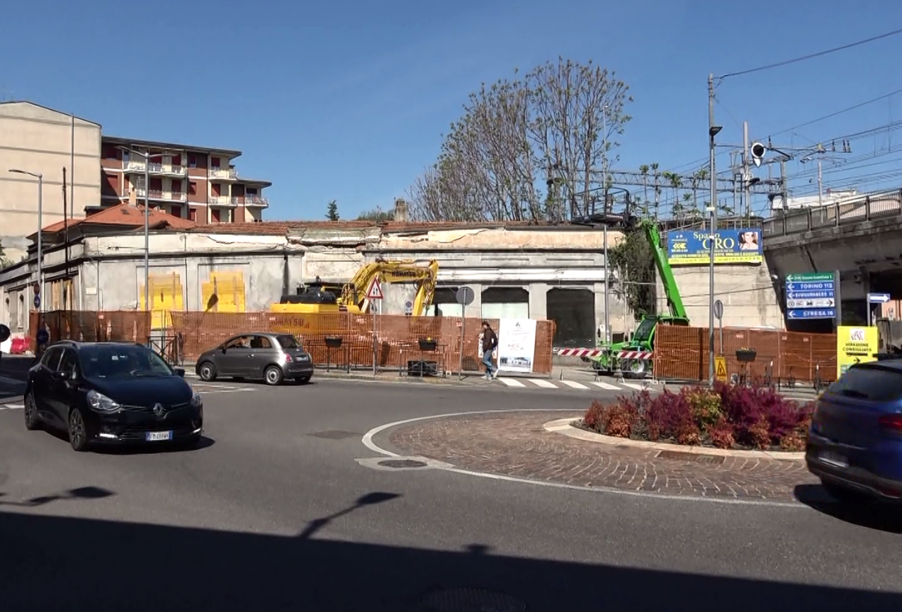 Arona,  al via i lavori per il nuovo parcheggio di via Torino