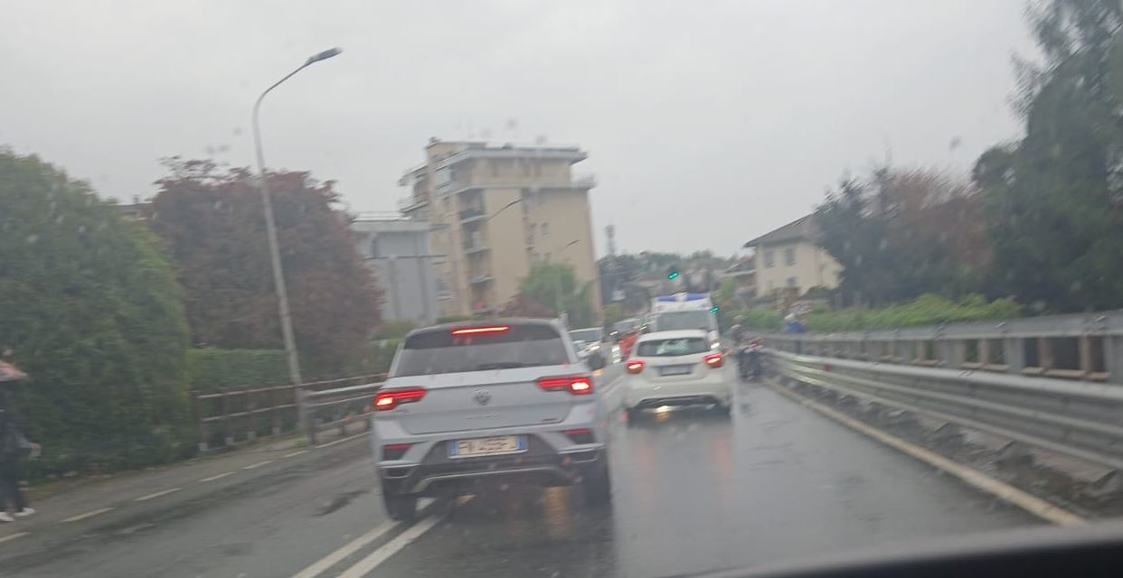 Incidente auto -moto sulla ss 34 all'altezza di Verbania Suna