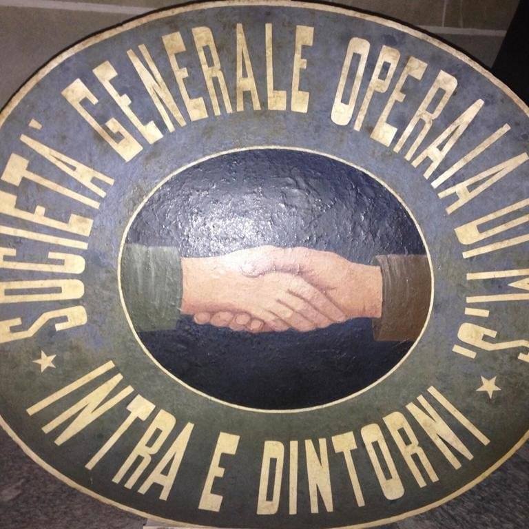 Caio Mussolini con il suo libro alla Soms, il Centrosinistra: "Un fatto grave e inaccettabile". La Soms: "Aperti a iniziative culturali, non discriminiamo nessuno"