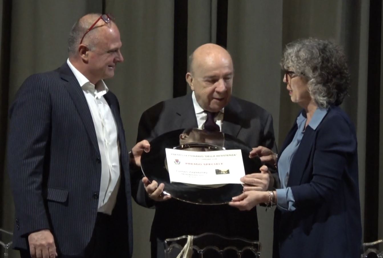 Gustavo Zagrebelsky a Omegna ha ricevuto a Omegna il Premio Speciale della Resistenza