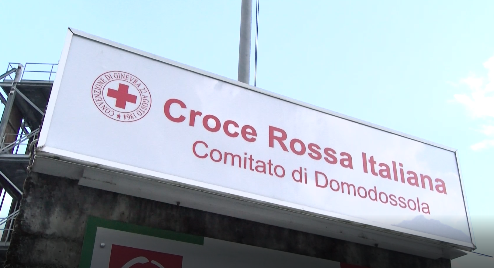Stand della Cri domenica in largo Madonna della Neve a Domodossola
