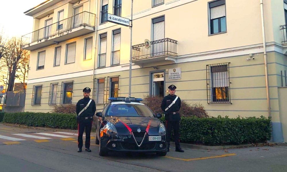 Rapina con accoltellamento nella notte a Borgomanero. Due uomini arrestati dai Carabinieri