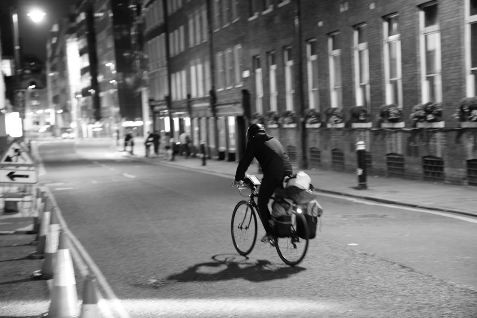 Domenica presso Mastronauta a Omegna presentazione del docufilm Cycling Soundtrack e del libro Contro Vento