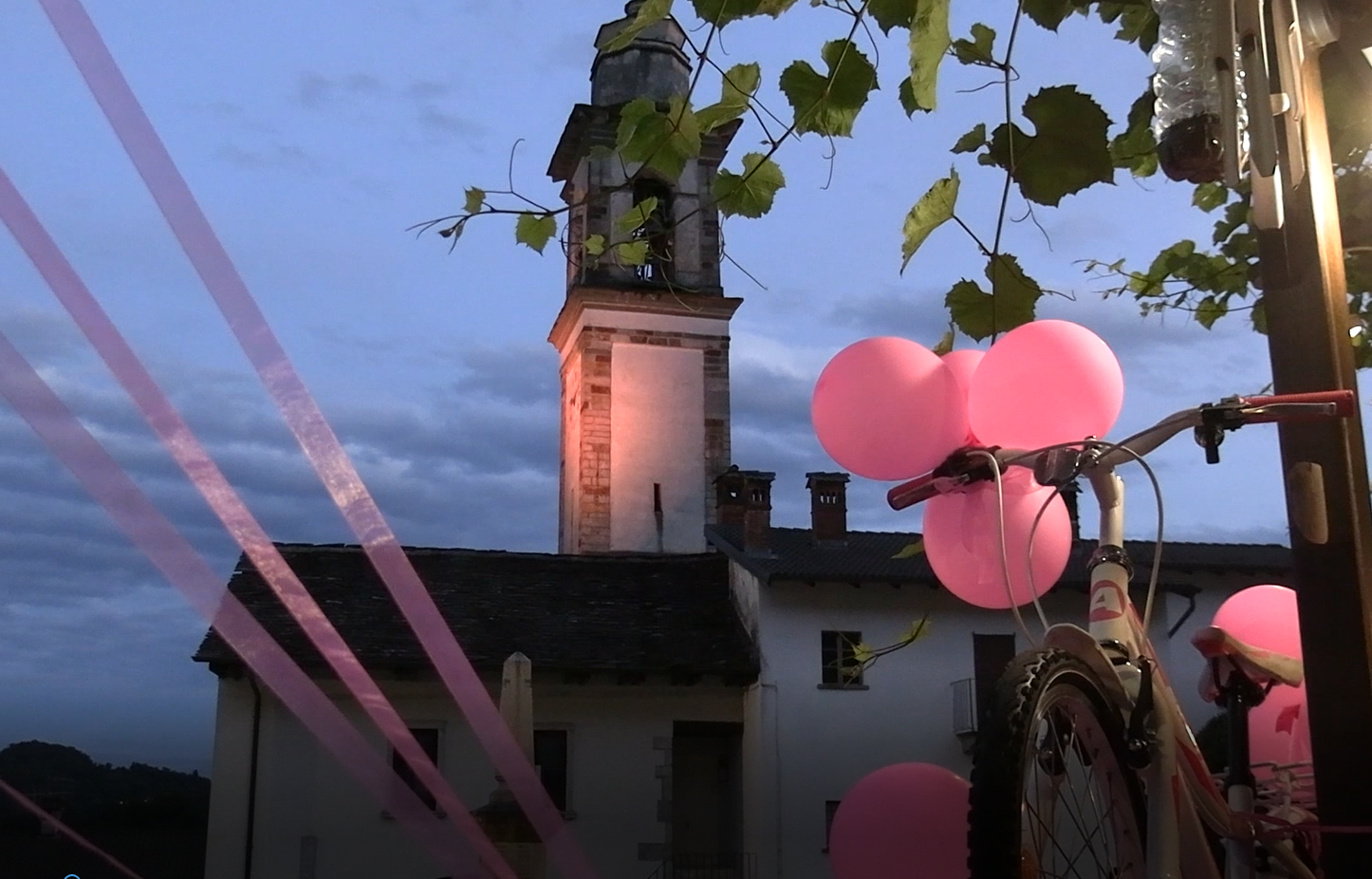 Giro, Cossogno illumina il campanile di rosa