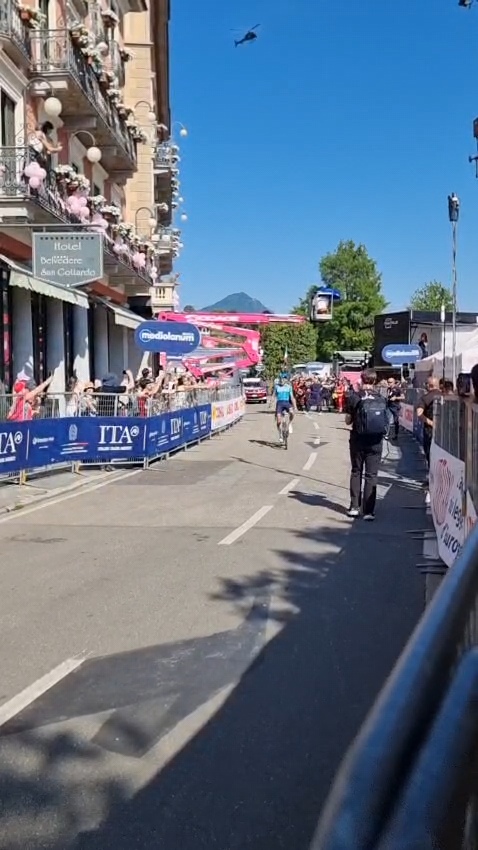 Alberto Bettiol vince la 13^ tappa del Giro d'Italia 2026 con arrivo a Verbania